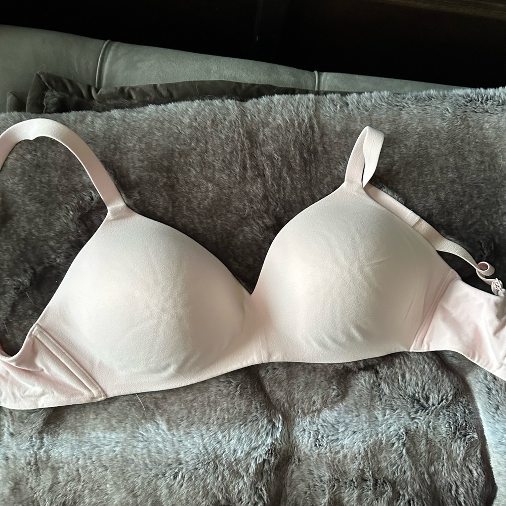 Wacoal Bra no wire -size 32DD light pink
